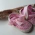 roze schoentjes gehaakt met open hak